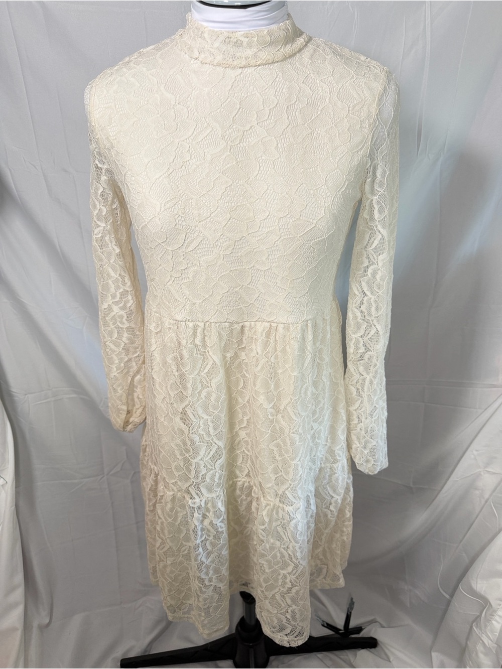 Girls Ivory Lace Long-Sleeve High-Neck Dress